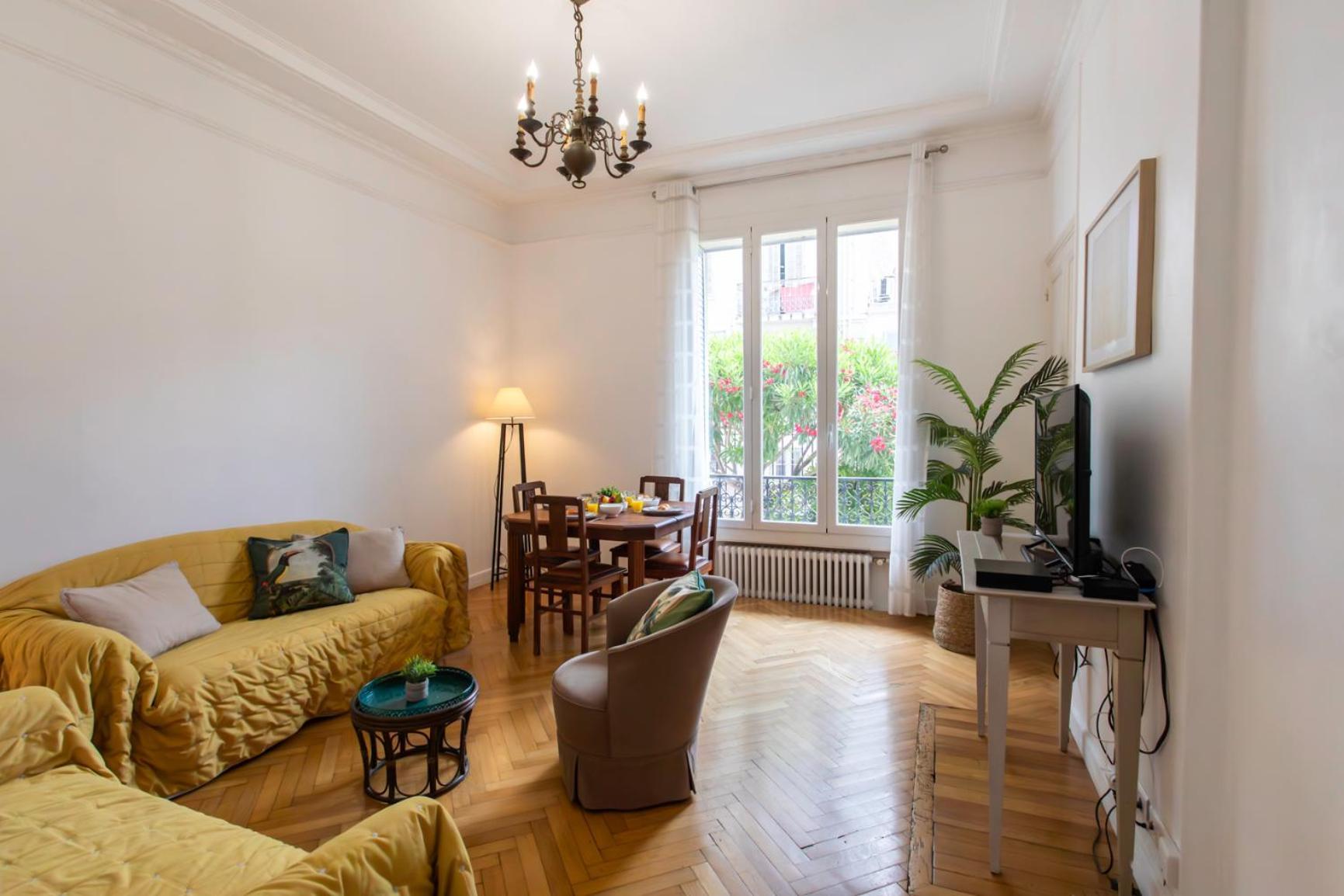 Holidays - Charmant, Authentique, 3 Chambres, Calme, Palais & Appartement Cannes